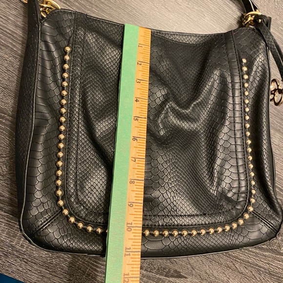 Jessica Simpson black faux snake skin gold studded shoulder bag purse tote EUC - Picture 11 of 16